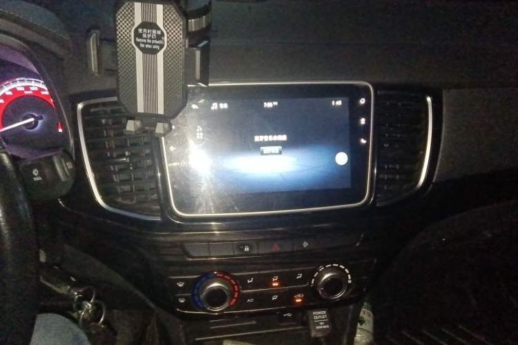 Used Isuzu D-MAX 2020 2.5T 4x4 Automatic Flagship Edition China VI JE4D25Q6A Audio And AC Panel