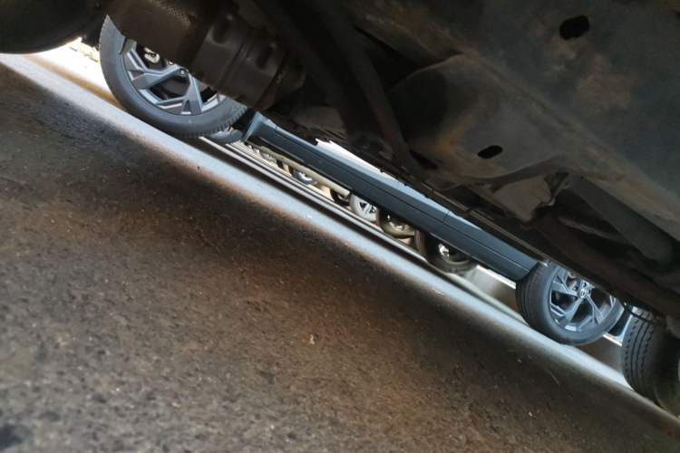 Used Isuzu D-MAX 2020 2.5T 4WD Manual Navigation Version China VI Standard Extended Length JE4D25Q6A Chassis Front Left