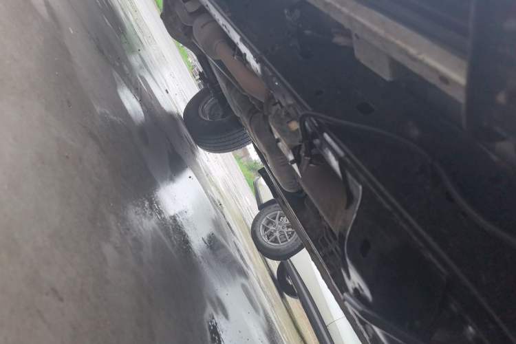 Used Isuzu D-MAX 2020 2.5T Two-Wheel Drive Automatic Navigation Version China VI Emission Standard Extended Length JE4D25Q6A Chassis Front Right