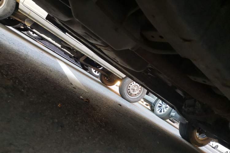 Used Isuzu D-MAX 2020 2.5T 4WD Manual Navigation Version China VI Standard Extended Length JE4D25Q6A Chassis Rear Right
