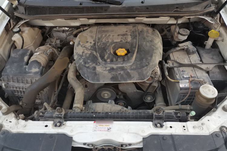 Used Isuzu D-MAX 2020 2.5T 4WD Manual Navigation Version China VI Standard Extended Length JE4D25Q6A Engine Bay