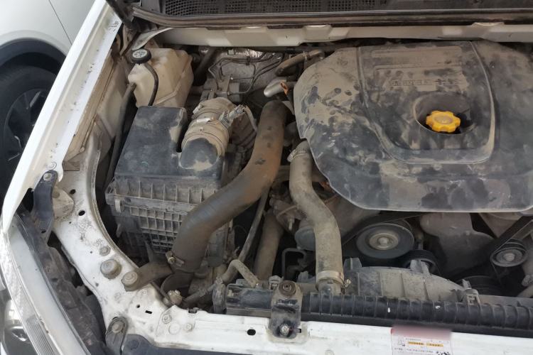 Used Isuzu D-MAX 2020 2.5T 4WD Manual Navigation Version China VI Standard Extended Length JE4D25Q6A Engine Bay Right