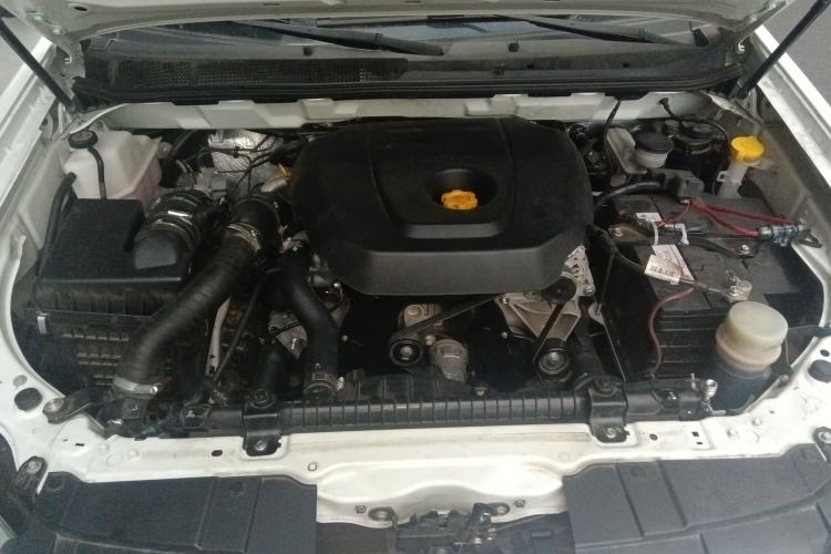 Used Isuzu D-MAX 2020 2.5T 4x4 Automatic Flagship Edition China VI JE4D25Q6A Engine Bay