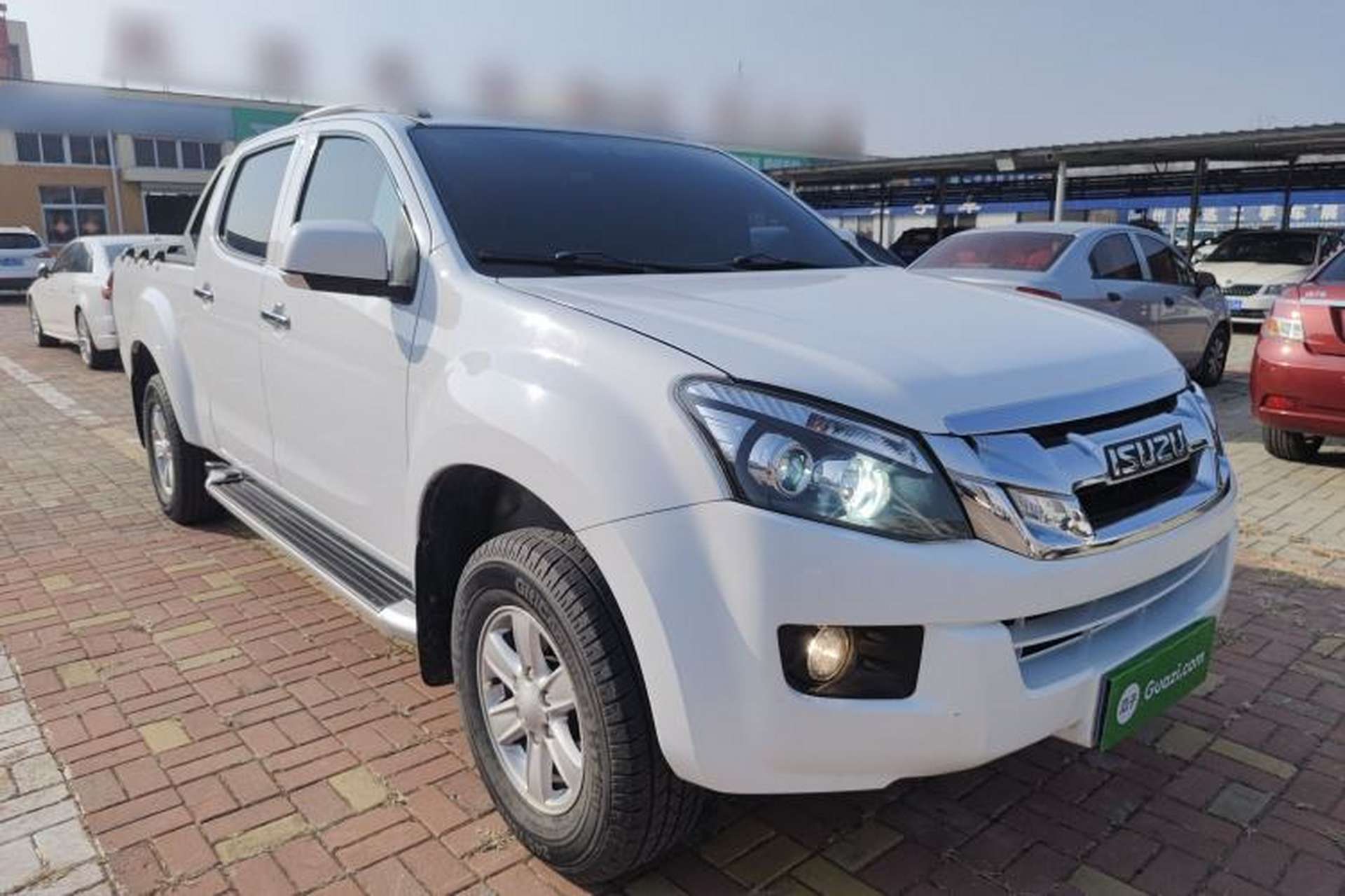 Used Isuzu D-MAX 2020 2.5T Two-Wheel Drive Automatic Flagship Edition China VI Standard Extended Version JE4D25Q6A Exterior 1