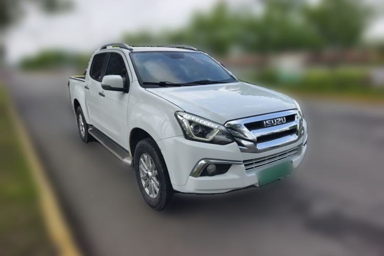Used Isuzu D-MAX 2020 1.9T 4x4 Manual Comfort Version China VI Standard RZ4E Hi-Power Front Right 45 Deg