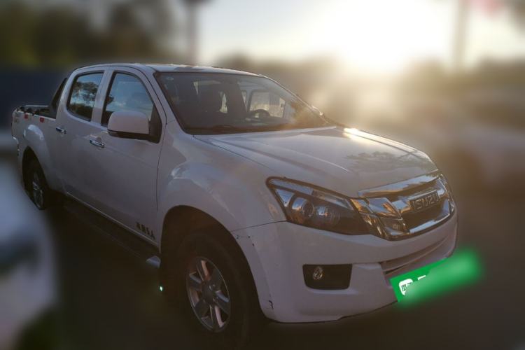 Used Isuzu D-MAX 2020 2.5T 4WD Manual Navigation Version China VI Standard Extended Length JE4D25Q6A Front Right 45 Deg