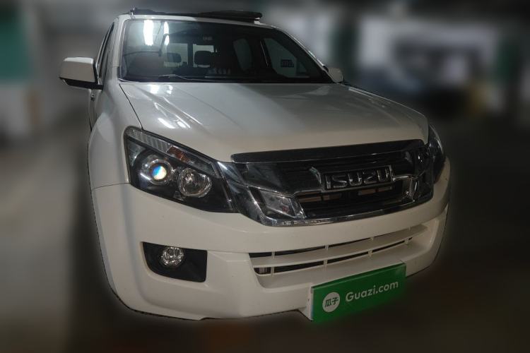 Used Isuzu D-MAX 2020 2.5T Two-Wheel Drive Automatic Flagship Edition China VI Standard Extended Version JE4D25Q6A Front Right 45 Deg