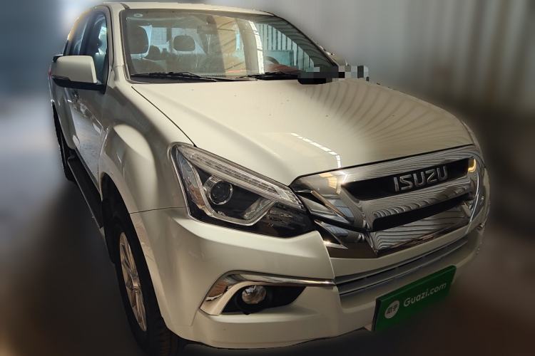 Used Isuzu D-MAX 2020 1.9T 4x4 Manual Comfort Version China VI Standard RZ4E Hi-Power Front Right 45 Deg