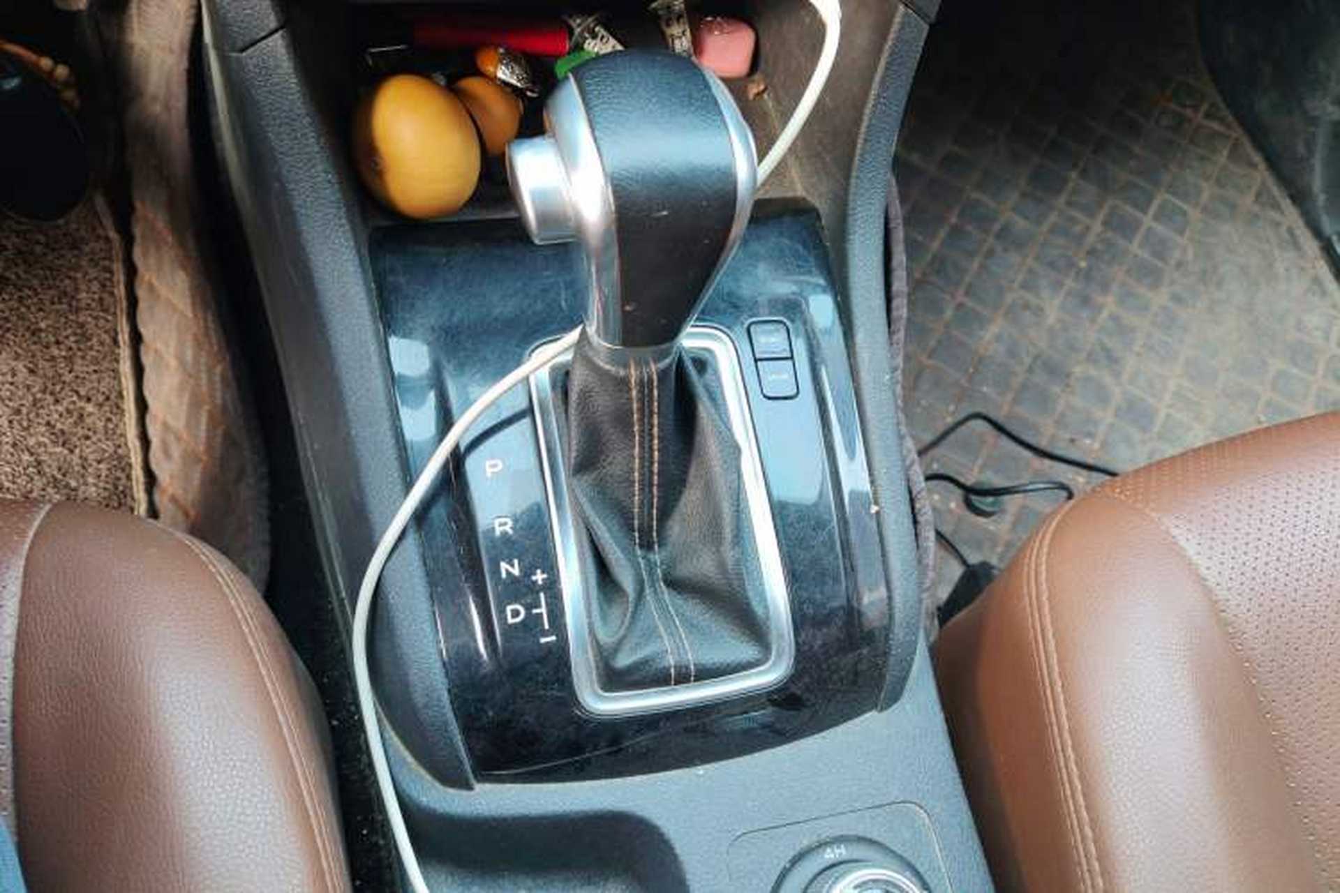 Used Isuzu D-MAX 2020 2.5T 4x4 Automatic Flagship Edition China VI Standard Extended Version JE4D25Q6A Gear Lever