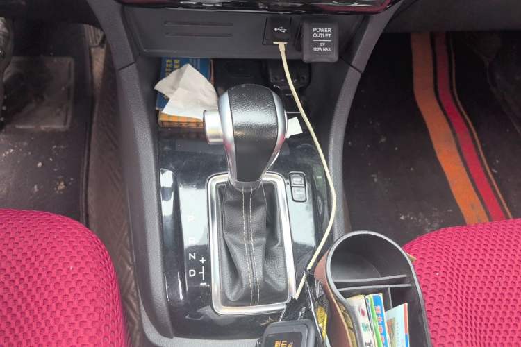 Used Isuzu D-MAX 2020 2.5T Two-Wheel Drive Automatic Navigation Version China VI Emission Standard Extended Length JE4D25Q6A Gear Lever