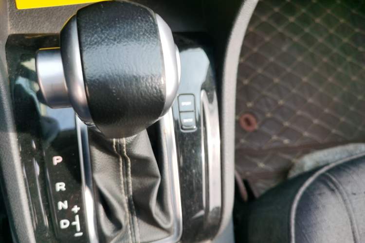 Used Isuzu D-MAX 2020 2.5T 4x4 Automatic Navigation Version China VI Standard Extended Length JE4D25Q6A Gear Lever