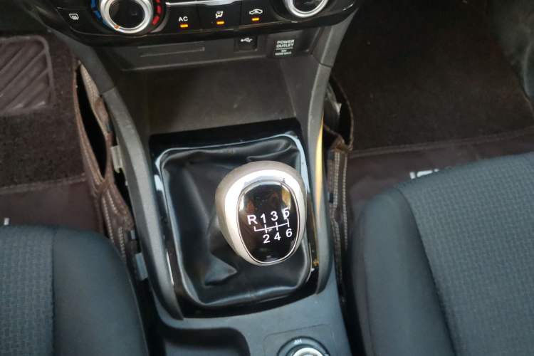 Used Isuzu D-MAX 2020 2.5T 4WD Manual Navigation Version China VI Standard Extended Length JE4D25Q6A Gear Lever
