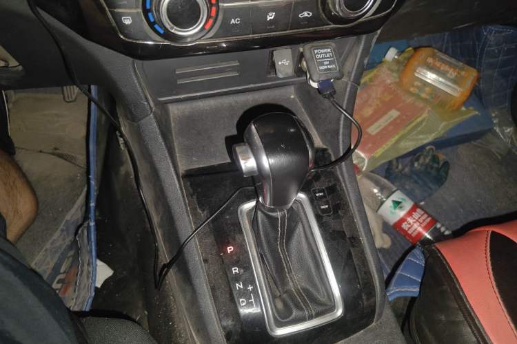 Used Isuzu D-MAX 2020 2.5T Two-Wheel Drive Automatic Flagship Edition China VI Standard Extended Version JE4D25Q6A Gear Lever