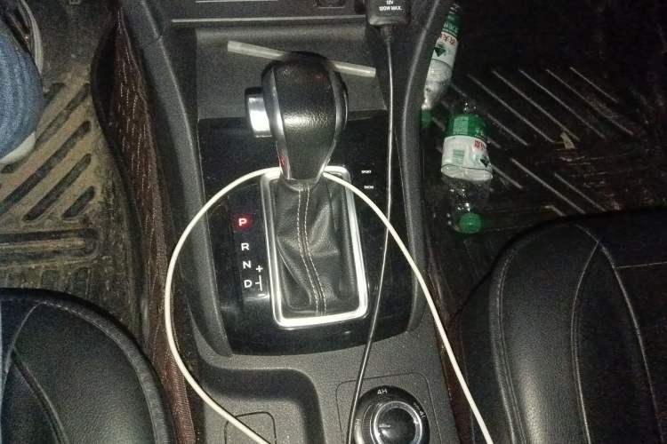 Used Isuzu D-MAX 2020 2.5T 4x4 Automatic Flagship Edition China VI JE4D25Q6A Gear Lever