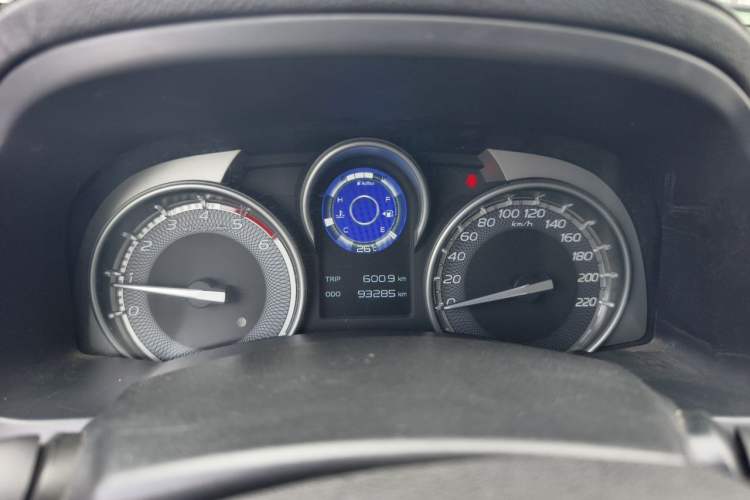 Used Isuzu D-MAX 2020 1.9T 4x4 Manual Comfort Version China VI Standard RZ4E Hi-Power Instrument Cluster