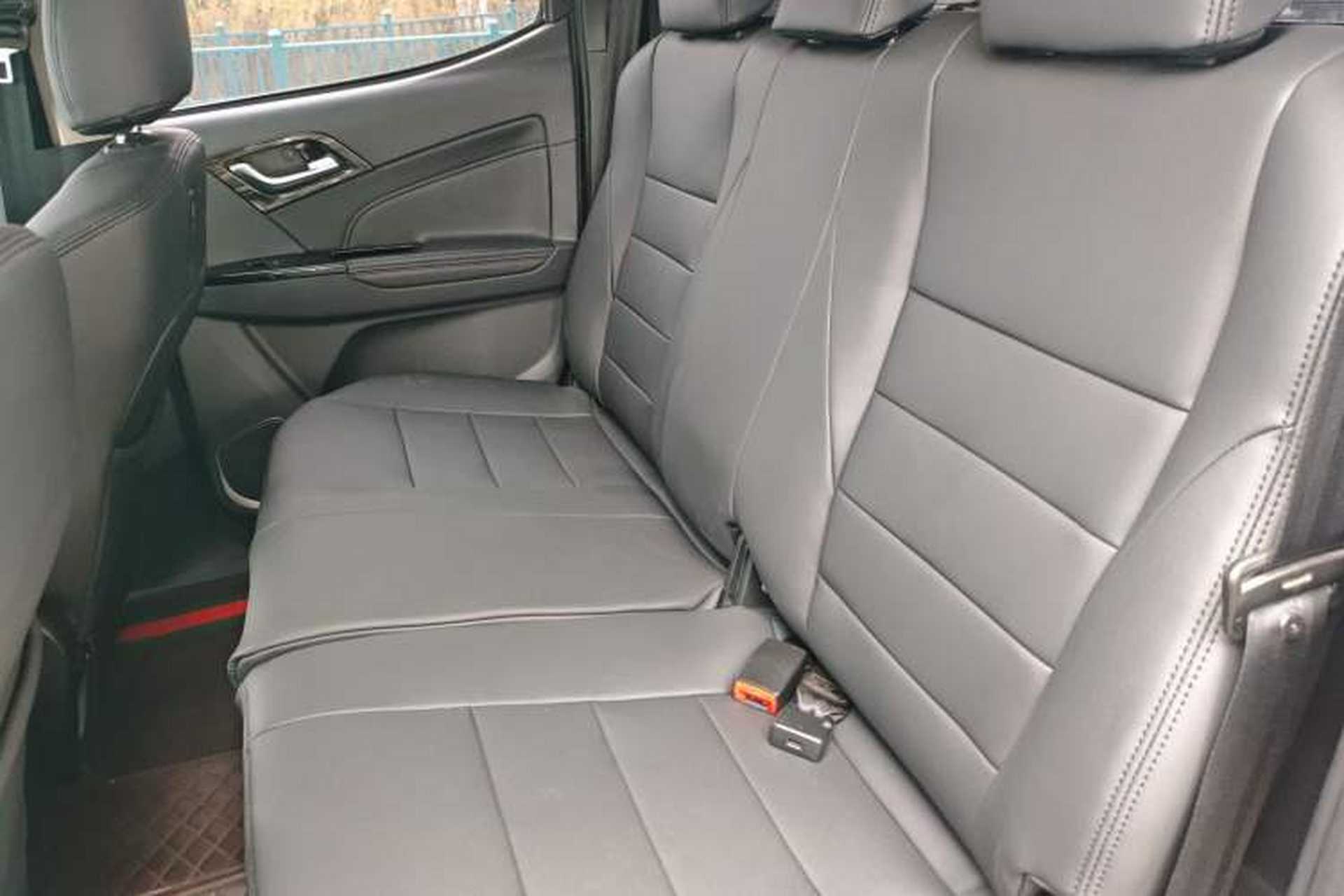 Used Isuzu D-MAX 2020 1.9T Two-Wheel Drive Automatic Comfort Edition China VI Standard RZ4E Hi-Power Interior 4