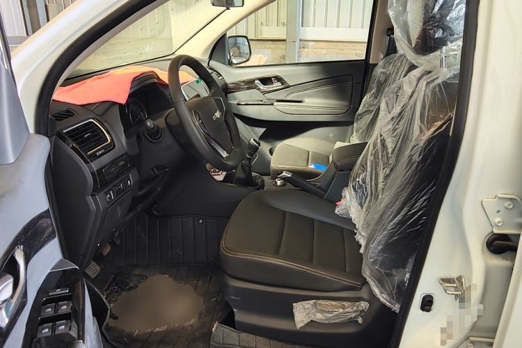 Used Isuzu D-MAX 2020 1.9T 4x4 Manual Comfort Version China VI Standard RZ4E Hi-Power Left Front Seat