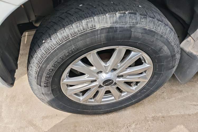 Used Isuzu D-MAX 2020 1.9T Two-Wheel Drive Automatic Comfort Edition China VI Standard RZ4E Hi-Power Left Front Wheel Hub