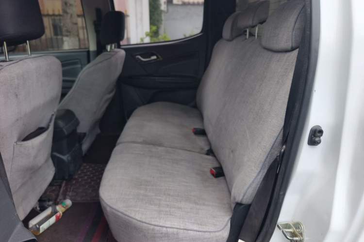 Used Isuzu D-MAX 2020 1.9T 4x4 Manual Comfort Version China VI Standard RZ4E Hi-Power Left Rear Seat