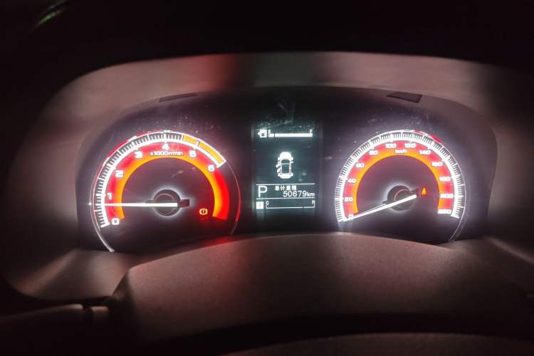 Used Isuzu D-MAX 2020 2.5T Two-Wheel Drive Automatic Flagship Edition China VI Standard Extended Version JE4D25Q6A Odometer Close Up