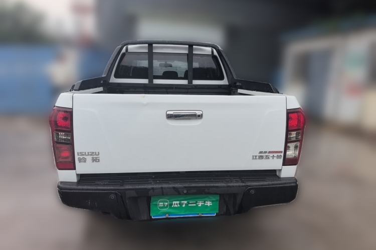 Used Isuzu D-MAX 2020 2.5T Two-Wheel Drive Automatic Navigation Version China VI Emission Standard Extended Length JE4D25Q6A Rear