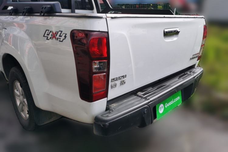 Used Isuzu D-MAX 2020 2.5T 4x4 Automatic Navigation Version China VI Standard Extended Length JE4D25Q6A Rear Left 45 Deg