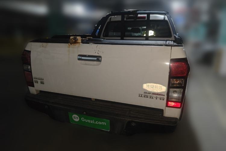 Used Isuzu D-MAX 2020 2.5T Two-Wheel Drive Automatic Flagship Edition China VI Standard Extended Version JE4D25Q6A Rear