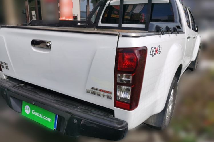 Used Isuzu D-MAX 2020 2.5T 4x4 Automatic Navigation Version China VI Standard Extended Length JE4D25Q6A Rear Right 45 Deg