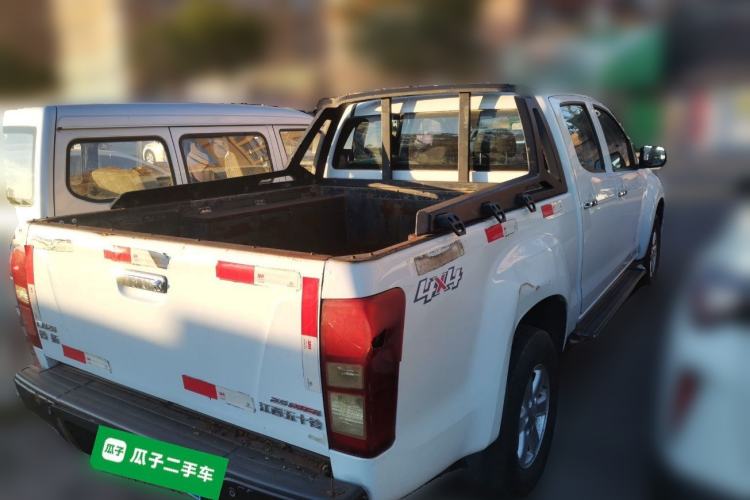 Used Isuzu D-MAX 2020 2.5T 4WD Manual Navigation Version China VI Standard Extended Length JE4D25Q6A Rear Right 45 Deg