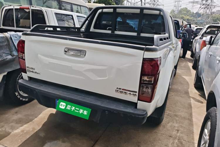 Used Isuzu D-MAX 2020 1.9T Two-Wheel Drive Automatic Comfort Edition China VI Standard RZ4E Hi-Power Rear Right 45 Deg