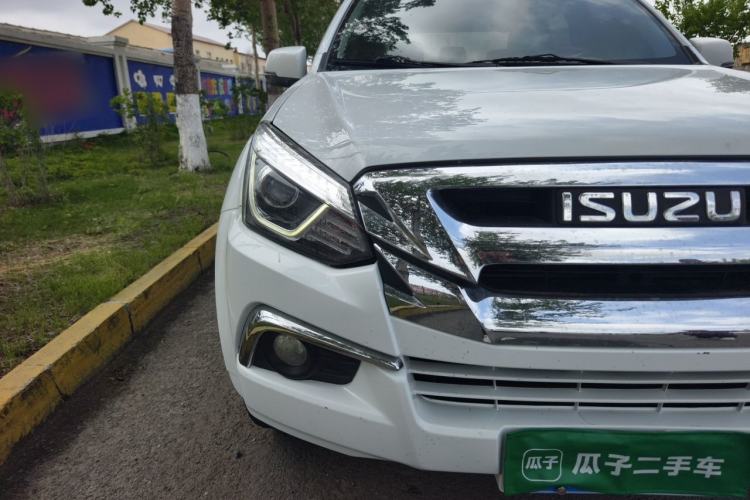 Used Isuzu D-MAX 2020 1.9T 4x4 Manual Comfort Version China VI Standard RZ4E Hi-Power Right Front Headlight