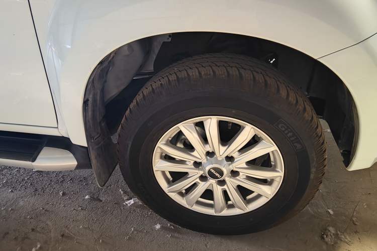 Used Isuzu D-MAX 2020 1.9T 4x4 Manual Comfort Version China VI Standard RZ4E Hi-Power Right Front Wheel Hub