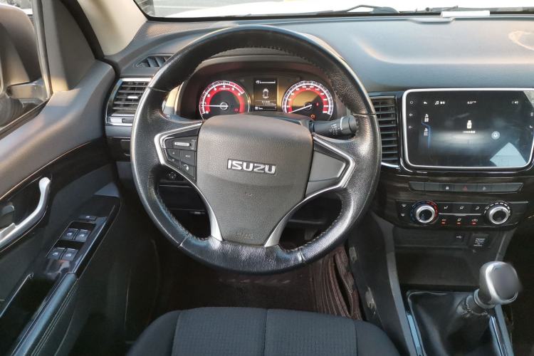 Used Isuzu D-MAX 2020 2.5T 4WD Manual Navigation Version China VI Standard Extended Length JE4D25Q6A Steering Wheel
