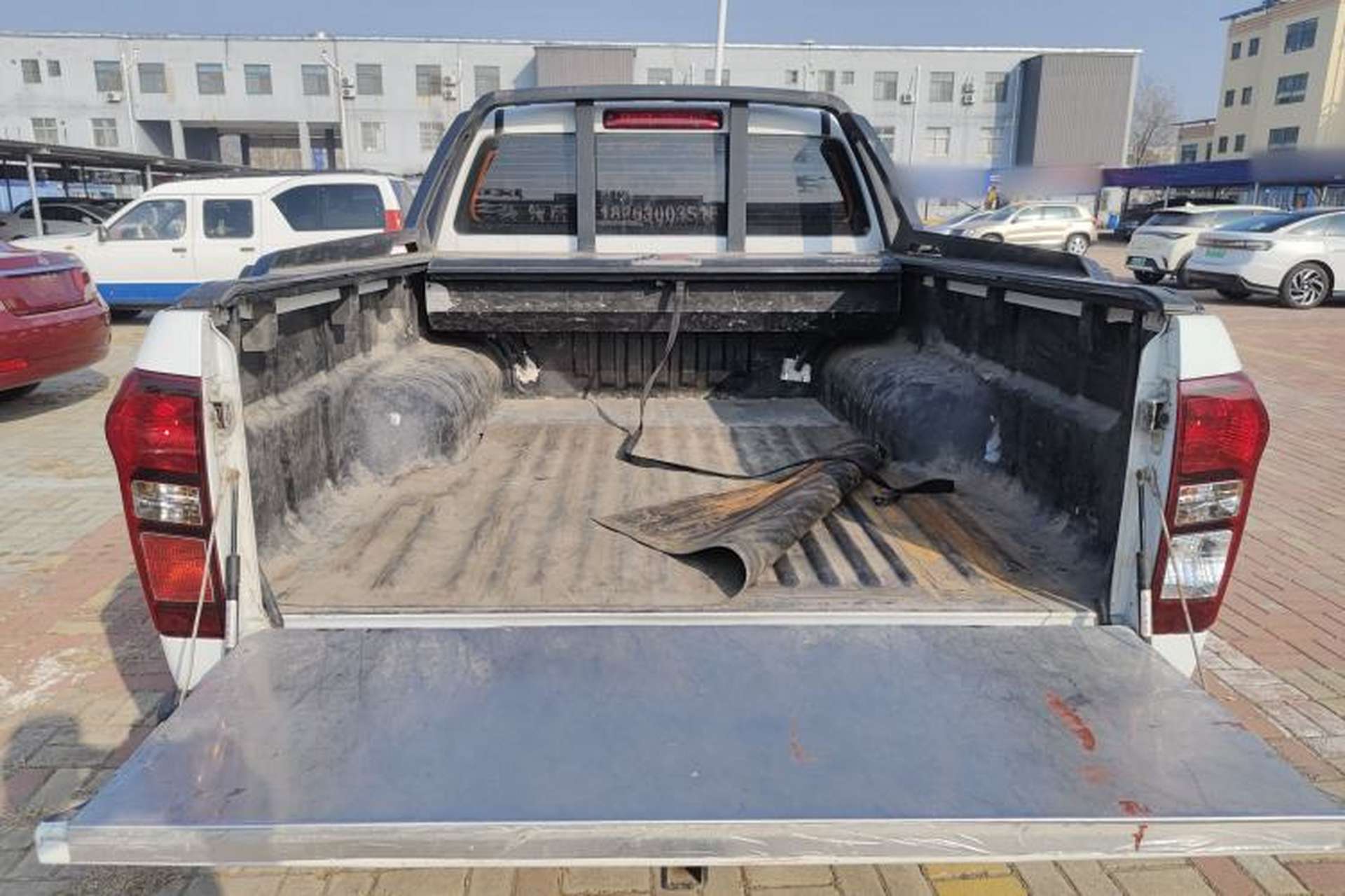 Used Isuzu D-MAX 2020 2.5T Two-Wheel Drive Automatic Flagship Edition China VI Standard Extended Version JE4D25Q6A Trunk