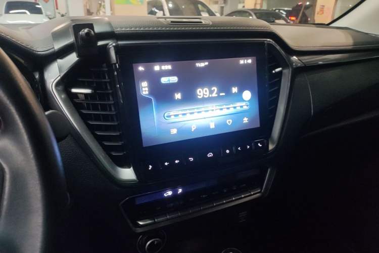 Used Isuzu D-MAX 2021 1.9T Automatic 4x4 Diesel Global Huan Dong RZ4E Audio And AC Panel