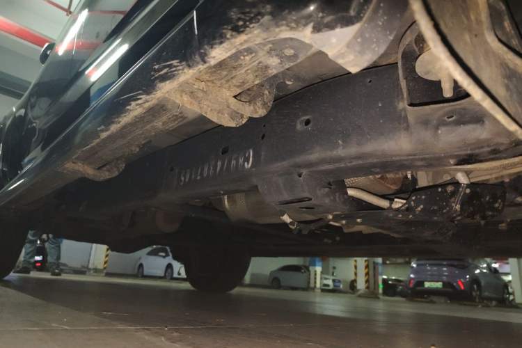 Used Isuzu D-MAX 2021 1.9T Automatic 4x4 Diesel Global Huan Dong RZ4E Chassis Front Right