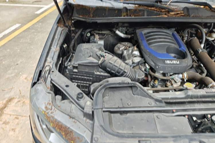 Used Isuzu D-MAX 2021 1.9T Manual Two-Wheel Drive Diesel Global Dynamic RZ4E Engine Bay Right