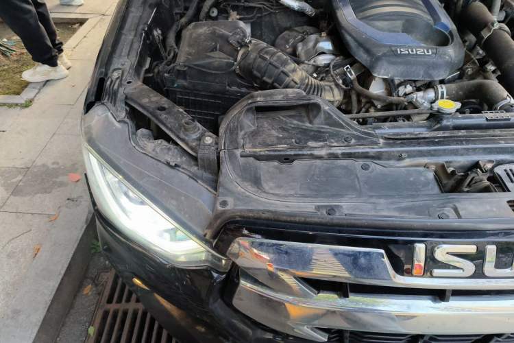 Used Isuzu D-MAX 2021 1.9T Automatic 4x4 Diesel Global Huan Dong RZ4E Engine Bay Right