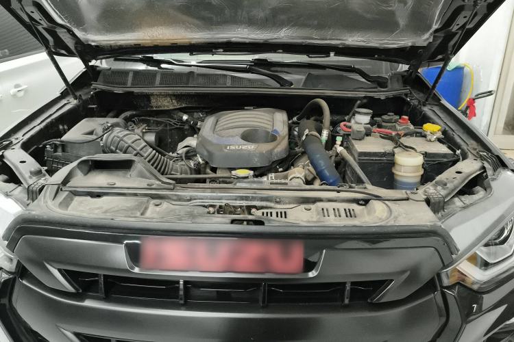 Used Isuzu D-MAX 2021 1.9T Automatic 4x4 Diesel Global Huan Dong RZ4E Engine Bay