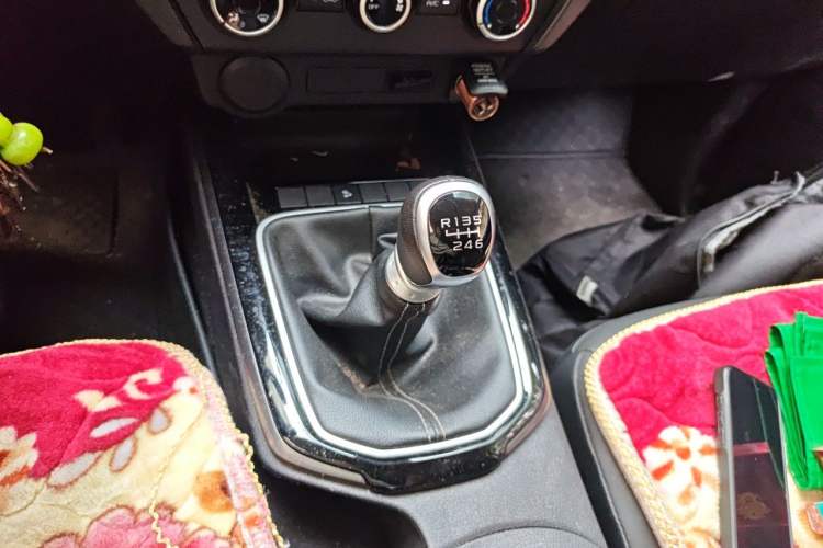 Used Isuzu D-MAX 2021 1.9T Manual Two-Wheel Drive Diesel Global Dynamic RZ4E Gear Lever