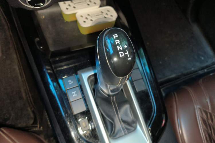 Used Isuzu D-MAX 2021 1.9T Automatic 4x4 Diesel Global Huan Dong RZ4E Gear Lever