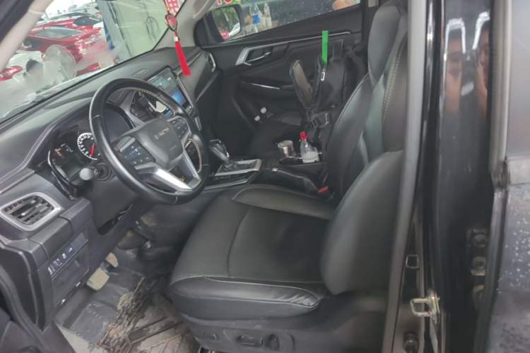 Used Isuzu D-MAX 2021 1.9T Automatic 4x4 Diesel Global Huan Dong RZ4E Left Front Seat
