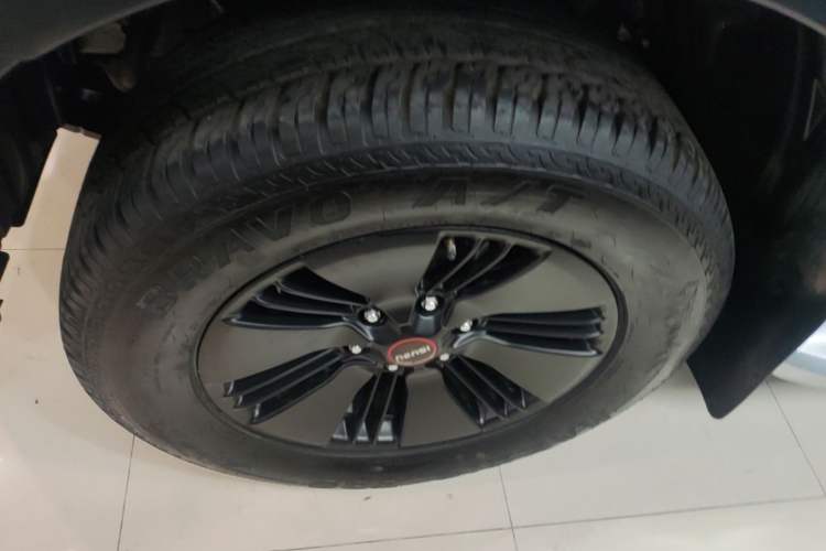 Used Isuzu D-MAX 2021 1.9T Automatic 4x4 Diesel Global Huan Dong RZ4E Left Front Wheel Hub