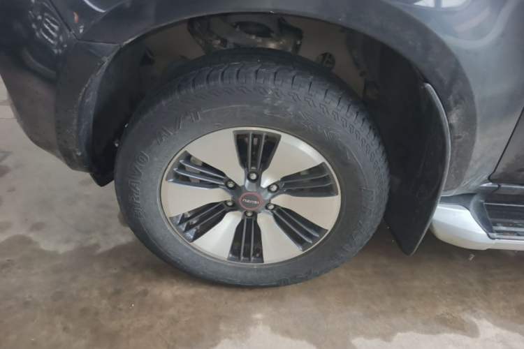 Used Isuzu D-MAX 2021 1.9T Automatic 4x4 Diesel Global Huan Dong RZ4E Left Front Wheel Hub