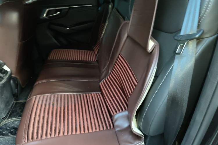 Used Isuzu D-MAX 2021 1.9T Automatic 4x4 Diesel Global Huan Dong RZ4E Left Rear Seat