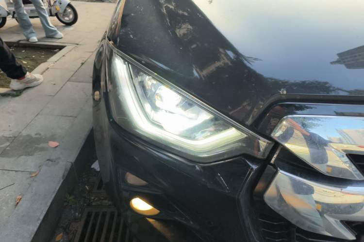 Used Isuzu D-MAX 2021 1.9T Automatic 4x4 Diesel Global Huan Dong RZ4E Right Front Headlight