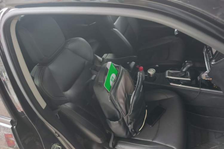 Used Isuzu D-MAX 2021 1.9T Automatic 4x4 Diesel Global Huan Dong RZ4E Right Front Seat