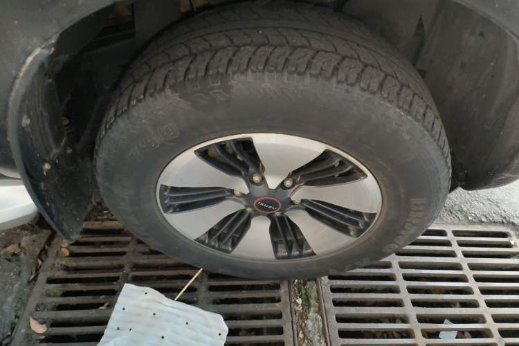 Used Isuzu D-MAX 2021 1.9T Automatic 4x4 Diesel Global Huan Dong RZ4E Right Front Wheel Hub