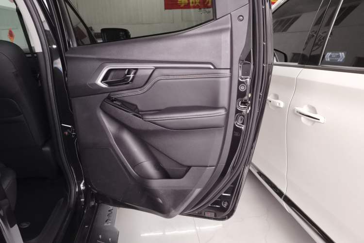 Used Isuzu D-MAX 2021 1.9T Automatic 4x4 Diesel Global Huan Dong RZ4E Right Rear Door Interior