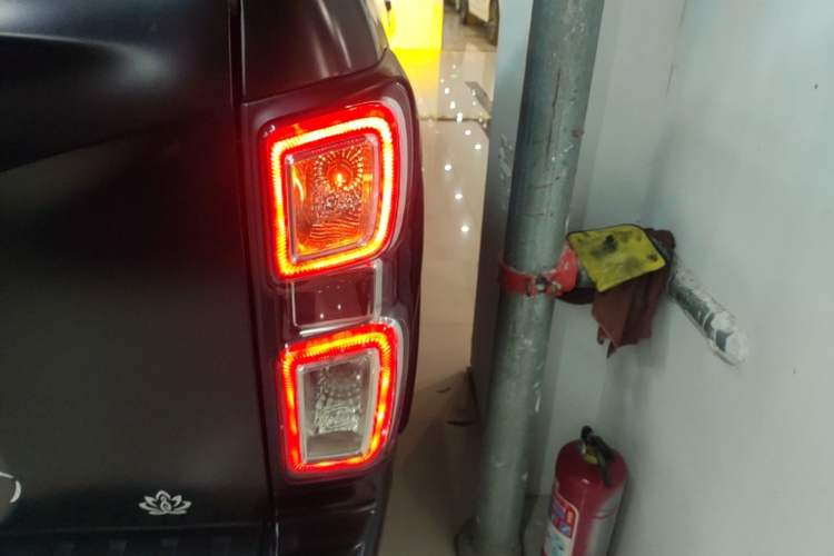 Used Isuzu D-MAX 2021 1.9T Automatic 4x4 Diesel Global Huan Dong RZ4E Right Rear Taillight
